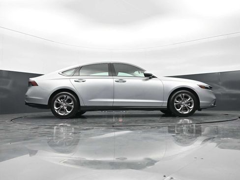 Used 2024 Honda Accord EX image 28