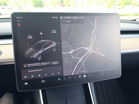 Used 2021 Tesla Model Y Long Range image 19