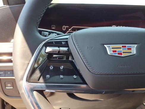 Certified 2026 Cadillac Escalade Platinum Luxury w/ LPO, Floor Liner Package AWD/4WD image 30