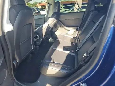 Used 2022 Tesla Model Y Long Range AWD/4WD image 9