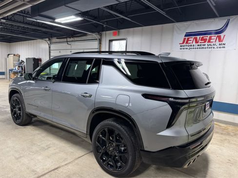 Certified 2025 Chevrolet Traverse RS image 6