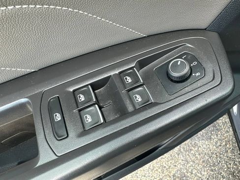 Used 2022 Volkswagen Atlas Cross Sport SE AWD/4WD image 13