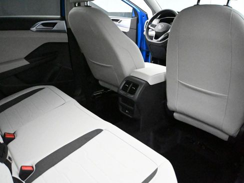 Used 2025 Volkswagen Taos SE w/ Panoramic Sunroof Package image 20