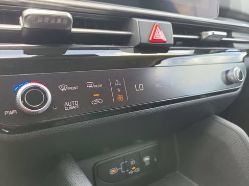 Certified 2026 Kia Sportage EX FWD image 35