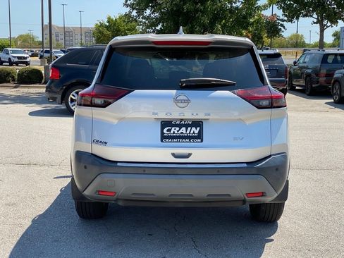 Used 2022 Nissan Rogue SV FWD image 6