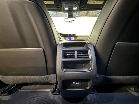 Used 2022 Cadillac XT5 Premium Luxury w/ Technology Package FWD image 20