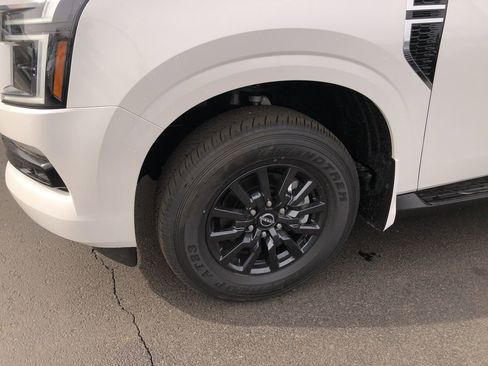 New 2026 Nissan Armada SV image 10