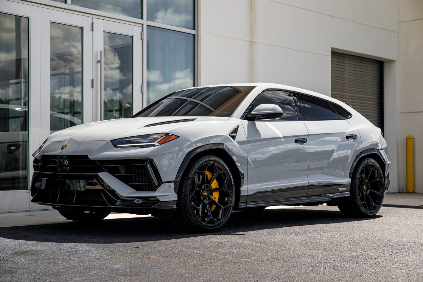 Used 2024 Lamborghini Urus Performante AWD/4WD image 4