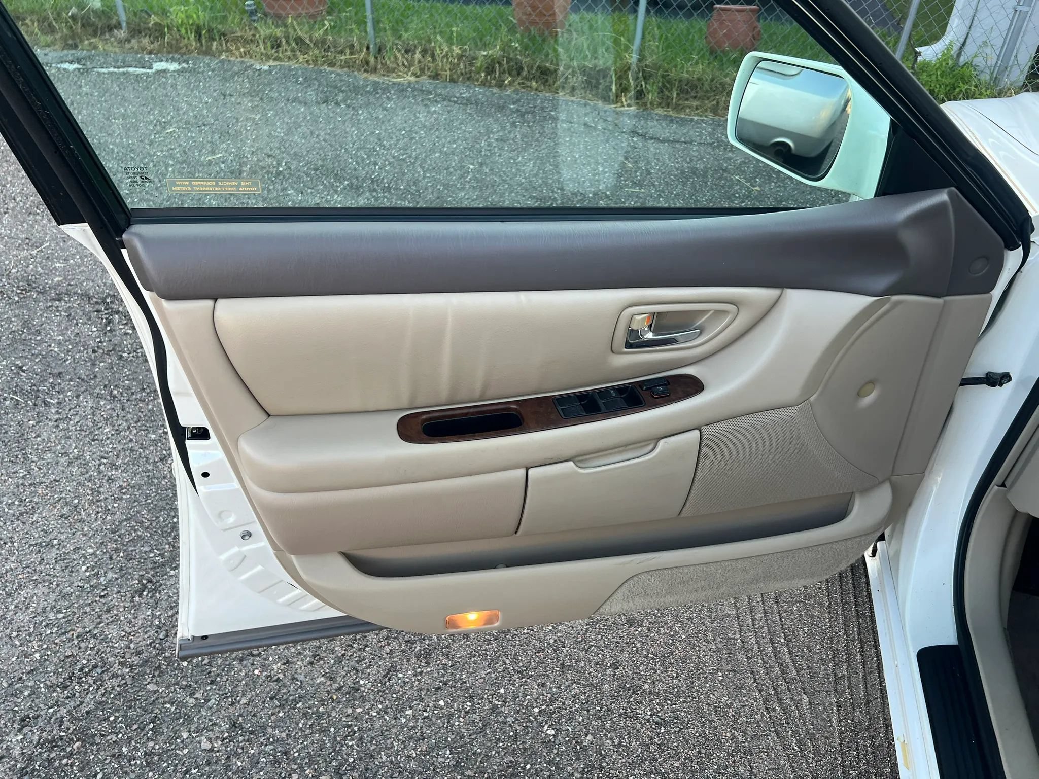Used 2000 Toyota Avalon XLS FWD image 7