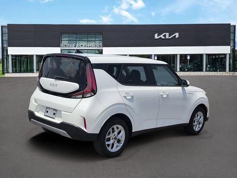 Certified 2025 Kia Soul LX w/ LX Technology Package FWD image 4