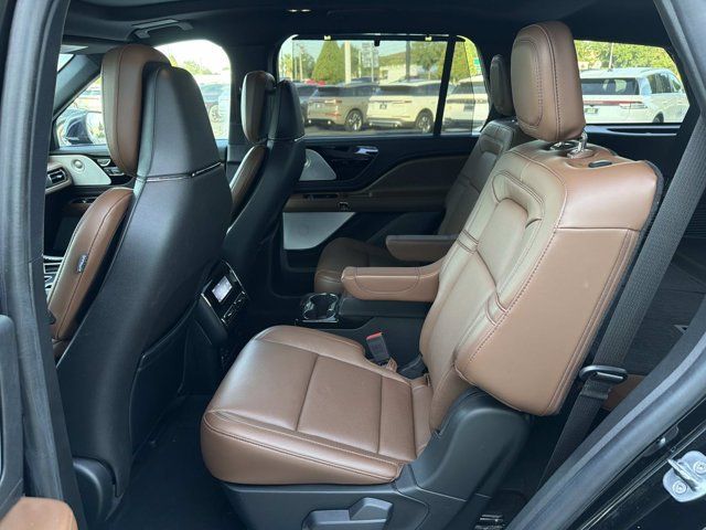 Used 2023 Lincoln Aviator Reserve w/ Equipment Group 201A RWD image 15