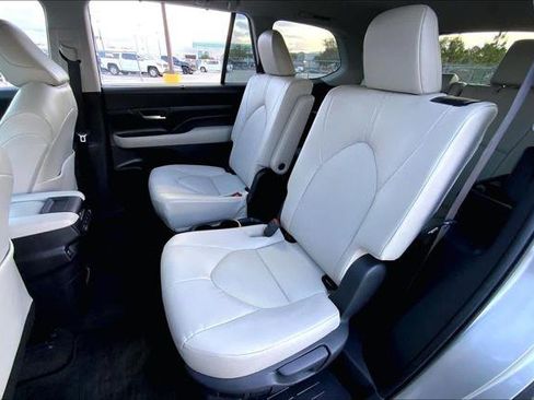 Certified 2024 Toyota Grand Highlander XLE image 20