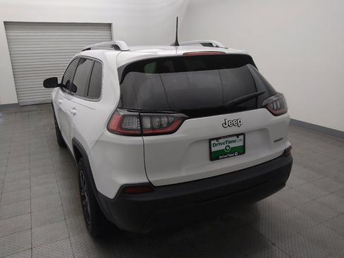 Used 2019 Jeep Cherokee Latitude Plus w/ Comfort/Convenience Group FWD image 6