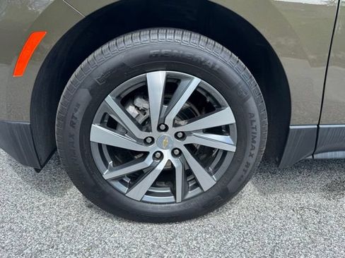 Used 2024 Chevrolet Equinox LT AWD/4WD image 2