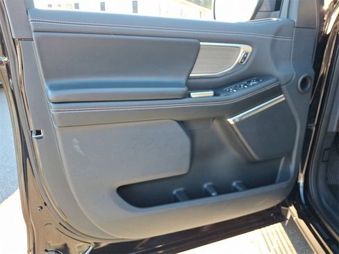 Used 2025 Ford Expedition Max Platinum image 12