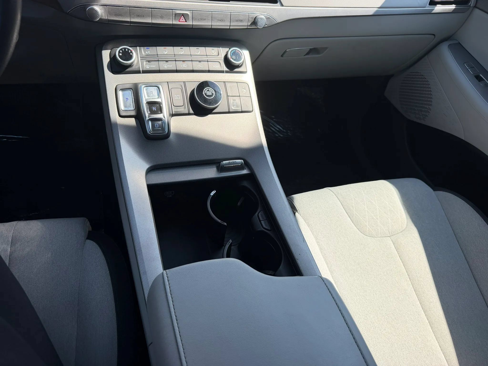 Used 2021 Hyundai Palisade SE FWD image 14