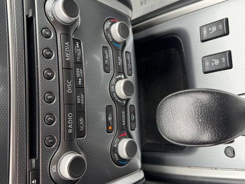 Used 2020 Nissan Pathfinder SL AWD/4WD image 46