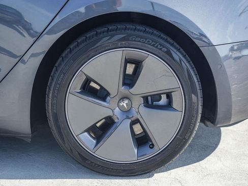 Used 2022 Tesla Model 3 Long Range AWD/4WD image 10