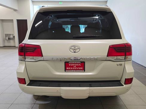Used 2017 Toyota Land Cruiser AWD/4WD image 5