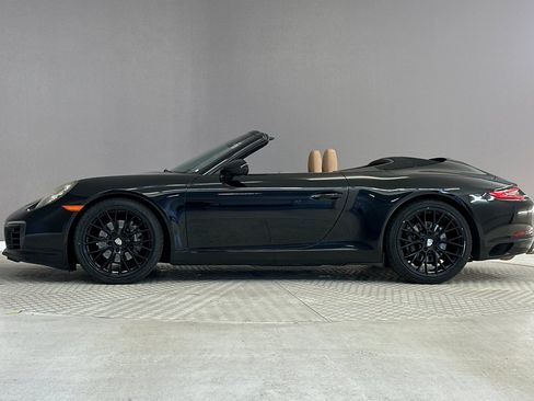 Used 2017 Porsche 911 Carrera RWD image 2