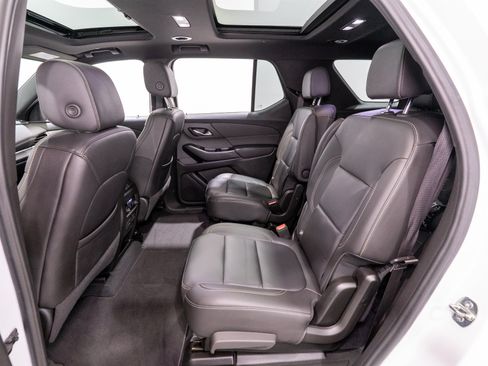 Used 2023 Chevrolet Traverse LT w/ LT Premium Package AWD/4WD image 36
