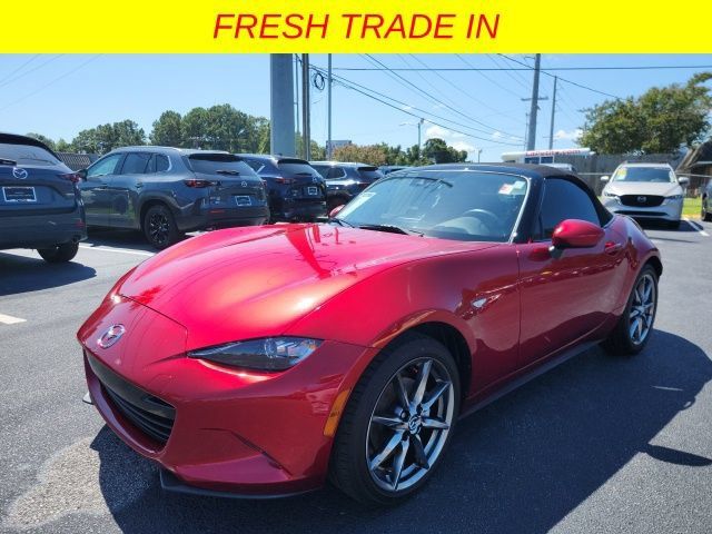 Used 2021 MAZDA MX-5 Miata Grand Touring RWD image 12
