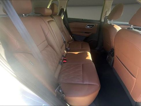 New 2026 Nissan Rogue Platinum w/ Platinum Premium Package image 10