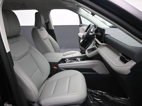 New 2026 Ford Explorer Active w/ Active Comfort Package image 25