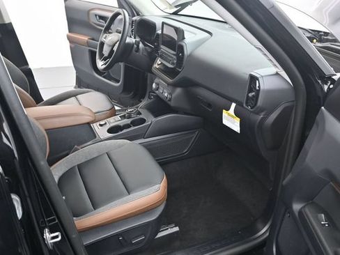 Used 2024 Ford Bronco Sport Outer Banks w/ Tech Package AWD/4WD image 16