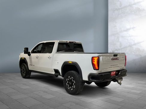 Used 2025 GMC Sierra 2500 AT4X image 4