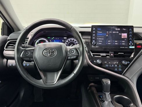 Used 2021 Toyota Camry XSE w/ Cold Weather Package image 9