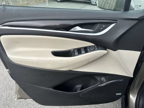 Used 2020 Buick Enclave Essence w/ Sound and Sites Package FWD image 15