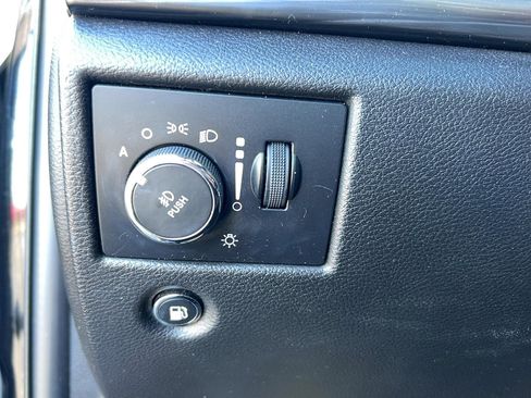 Used 2020 Jeep Grand Cherokee Altitude image 13