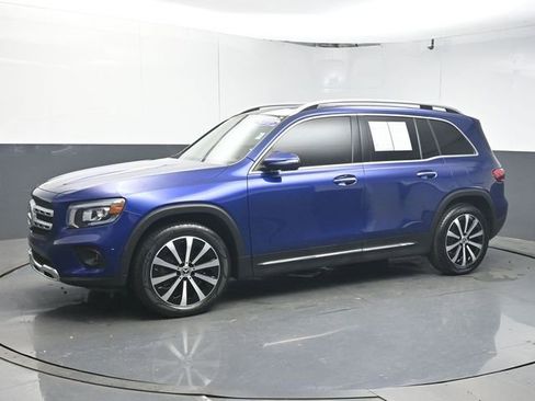 Used 2021 Mercedes-Benz GLB 250 w/ Premium Package image 4