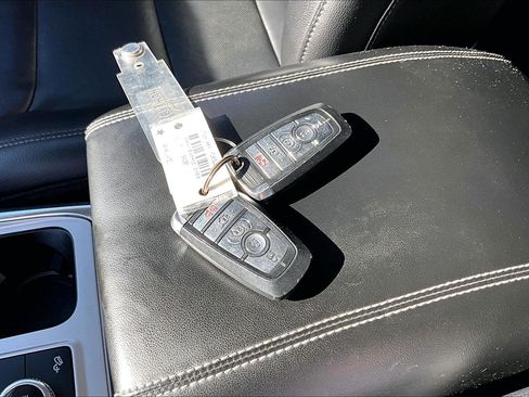 Used 2021 Ford Explorer Limited w/ Equipment Group 301A image 34