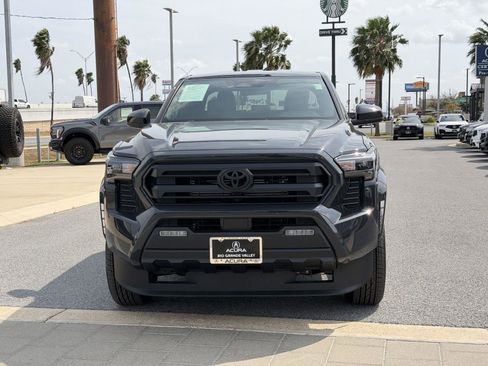 Used 2025 Toyota Tacoma SR5 image 5
