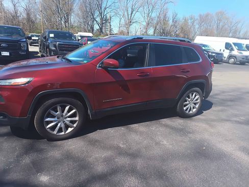 Used 2015 Jeep Cherokee Limited w/ Luxury Group image 3