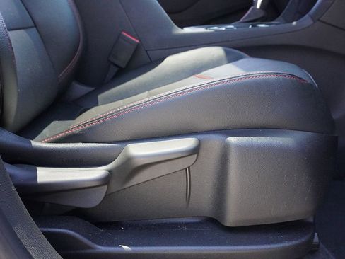 Used 2023 Chevrolet Equinox RS w/ RS Leather Package AWD/4WD image 31
