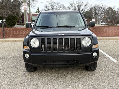 Used 2010 Jeep Patriot Latitude AWD/4WD image 3