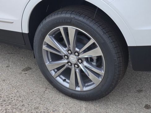 New 2025 Cadillac XT5 Premium Luxury image 17