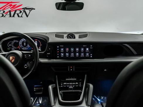 Used 2025 Porsche Cayenne GTS image 47