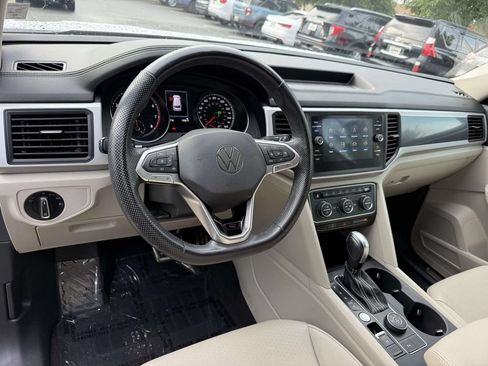 Used 2021 Volkswagen Atlas SE AWD/4WD image 2