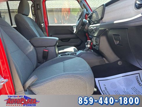 Used 2025 Jeep Wrangler Unlimited Sahara AWD/4WD image 44