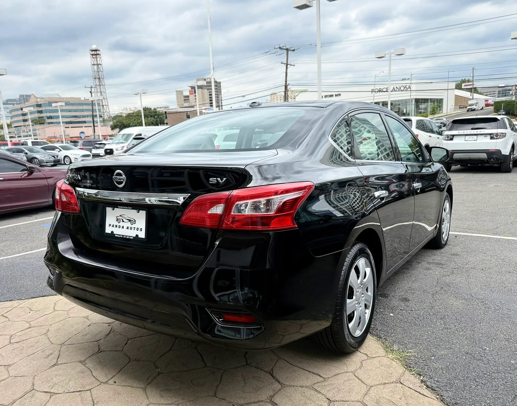 Used 2017 Nissan Sentra SV FWD image 7