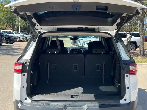 Used 2019 Chevrolet Traverse LT FWD image 24