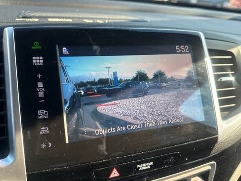 Used 2016 Honda Pilot Touring image 24