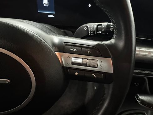 Used 2025 Hyundai Kona SEL FWD image 6