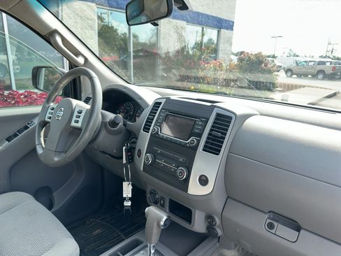 Used 2017 Nissan Frontier SV AWD/4WD image 11