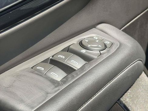 Used 2025 Chevrolet Suburban LT AWD/4WD image 19
