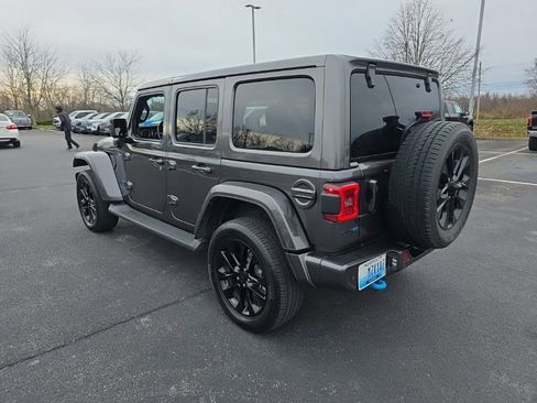 Used 2021 Jeep Wrangler Unlimited Sahara image 7